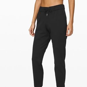 Lululemon on the fly pant